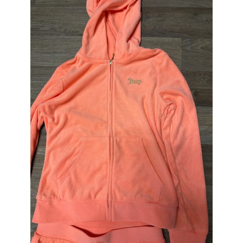 Juicy Couture Girls Peach Velour Hoodie and Shorts Set Rhinestone Cherry 8/10
